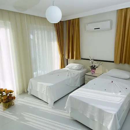 Orka Golden Heights Villas * 무글라