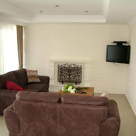 빌라 Orka Golden Heights Villas *